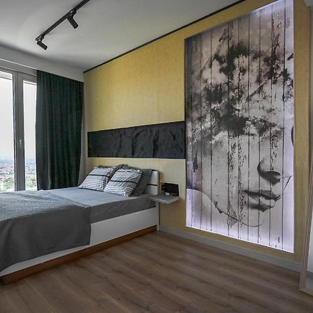 Alfred Sky Smart Apartment 29Th Spa Included Skopje Exterior photo